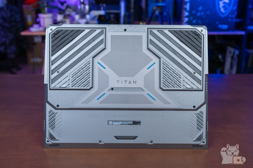 MSI Titan 18 HX